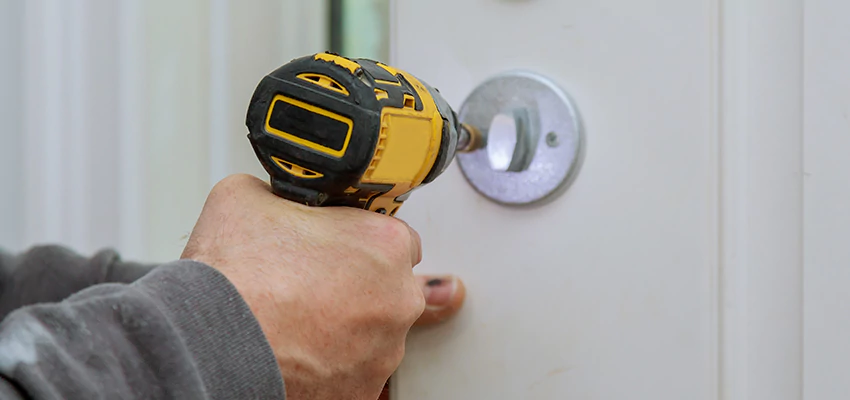Street Locksmith For Smart Lock Repair in Spring Valley Lake, CA