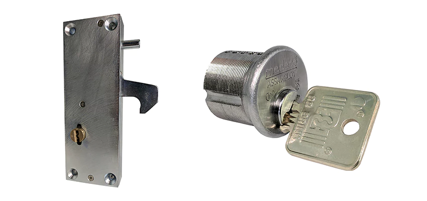 RR Fence Gates Brink Locks Repair in Spring Valley Lake, California